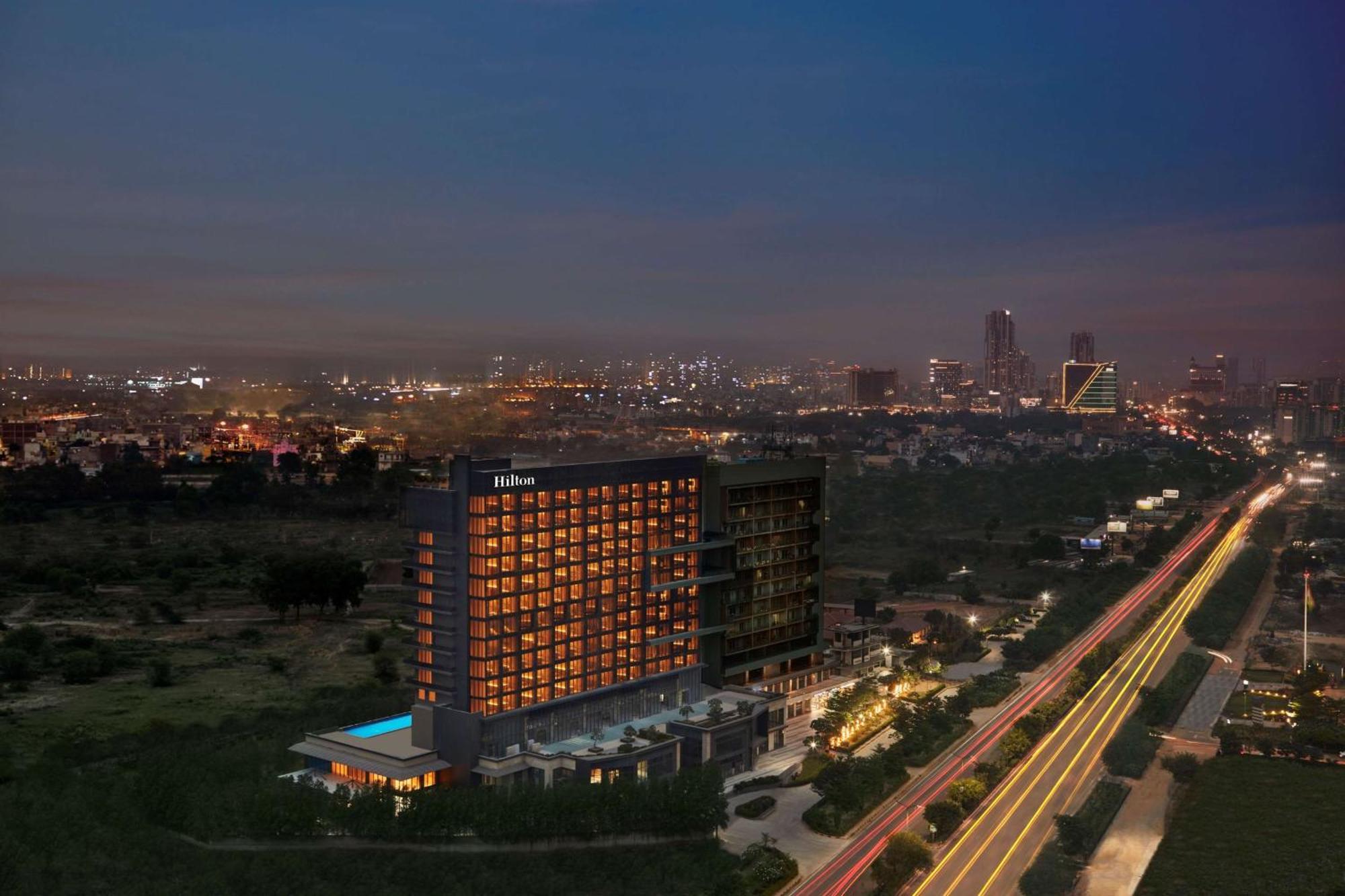 Hilton Gurugram Baani City Centre Gurgaon Exterior foto
