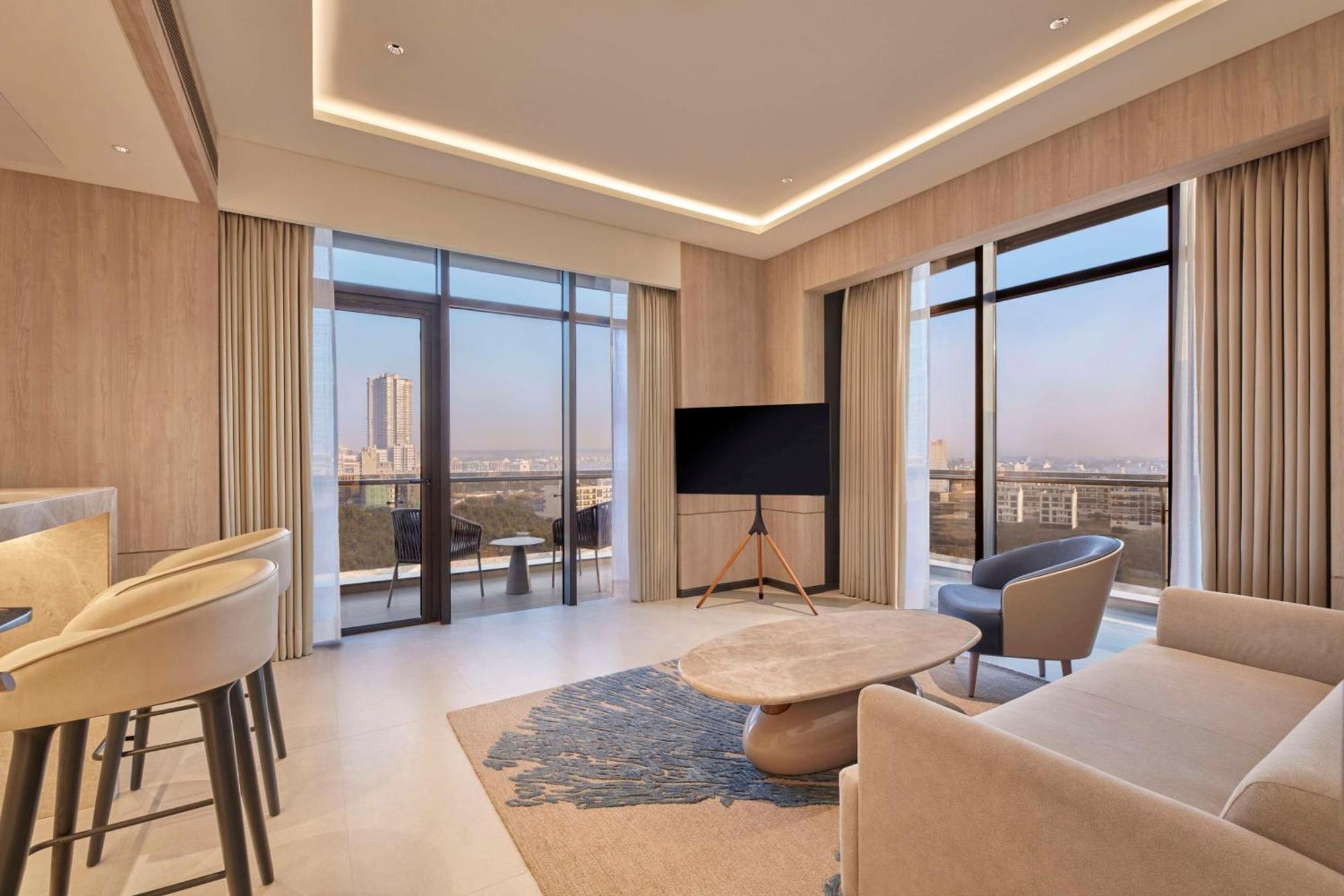 Hilton Gurugram Baani City Centre Gurgaon Exterior foto