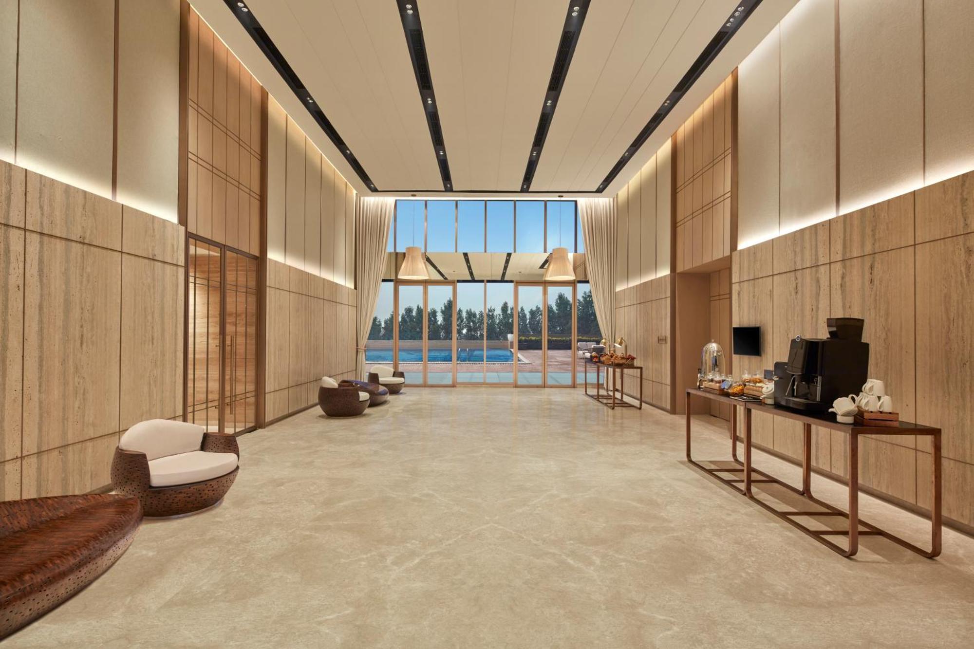Hilton Gurugram Baani City Centre Gurgaon Exterior foto